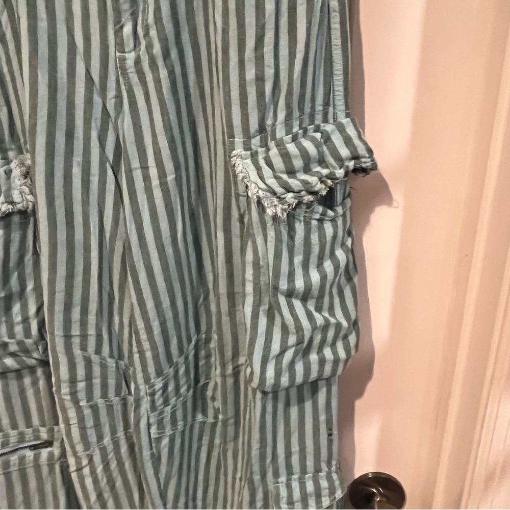 Urban Outfitters Striped Cargo Pants. Women’s size medium - Picture 4 of 7